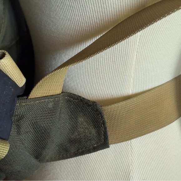 Camelbak Vtg Hydration backpack in military green 3L - Picture 5 of 8